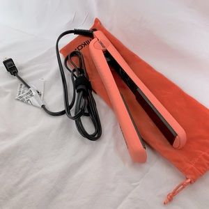 Brand new Amina straightener. Never been used!